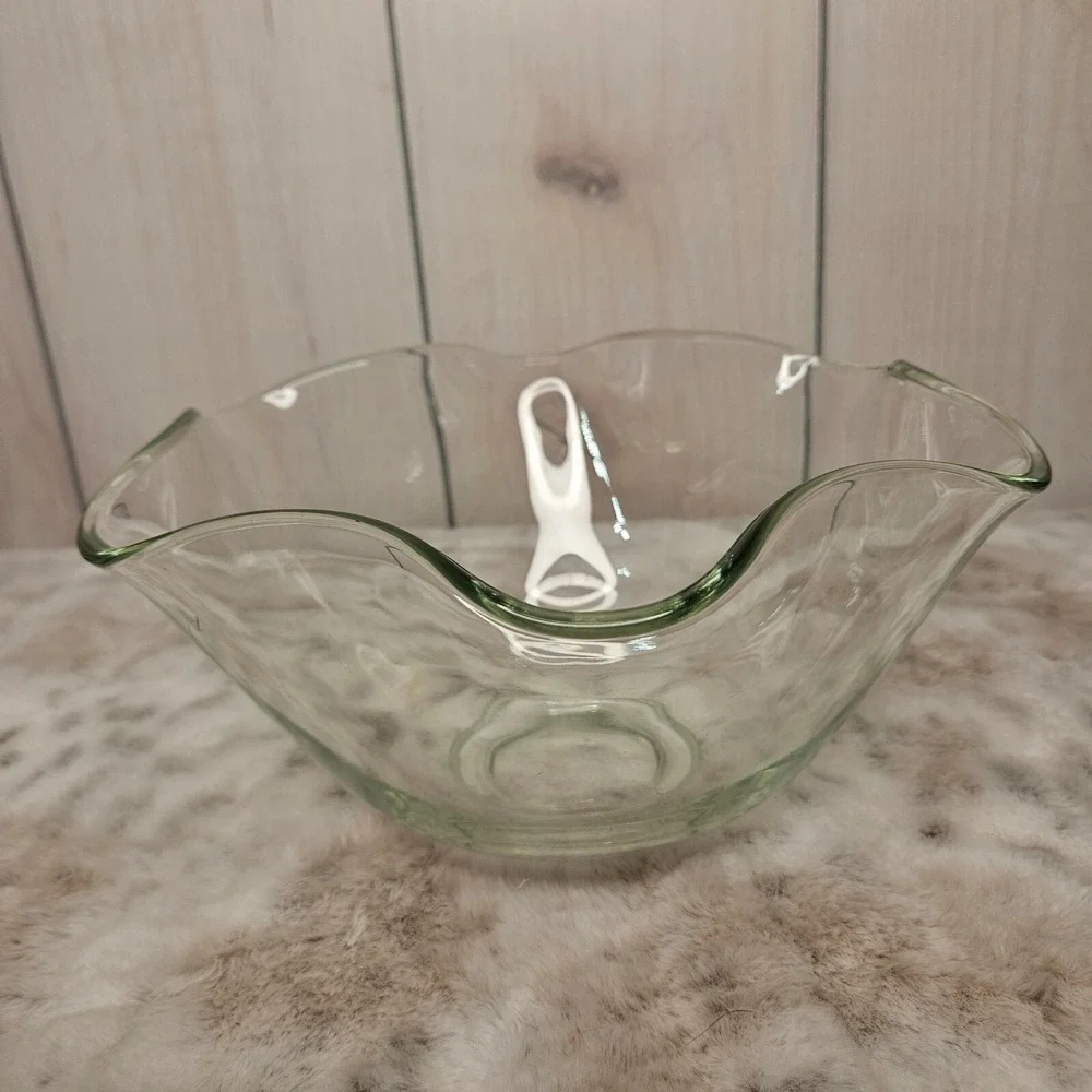Clear Round Wave Glass Bowl Unbranded Food‎ Serving Decor Heavy 3lbs Versatile